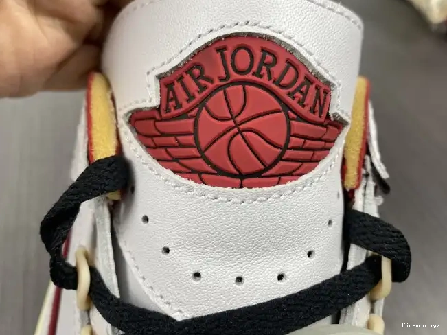 Retro Low SP Jordan White 2 Red Off-White DJ4375-106 0516
